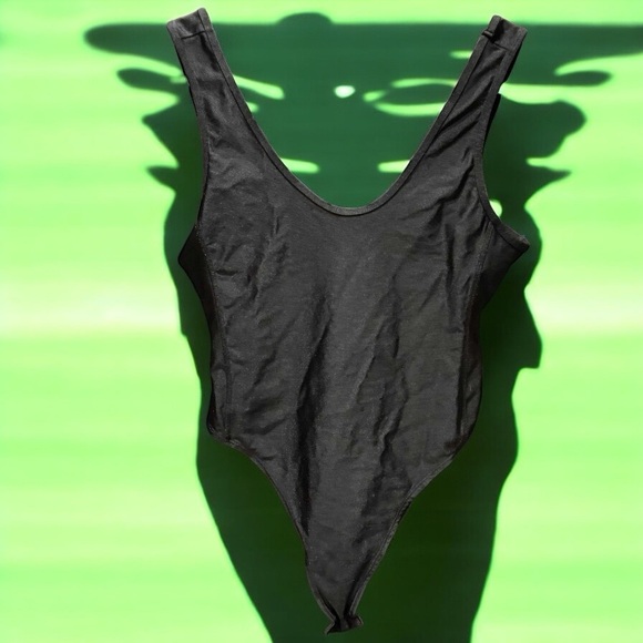 Forever 21 Classic Black body suit top , snaps at bottom LARGE - Picture 1 of 5